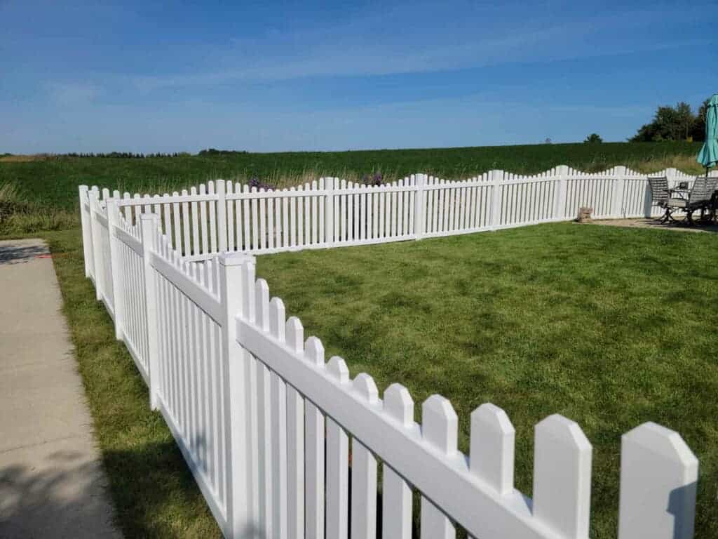 White picket vinyl fence supplies